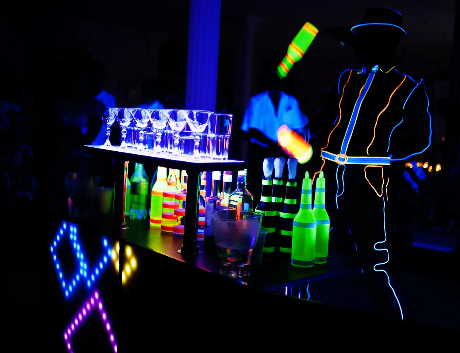Barcatering - UV a Neon barmanská show